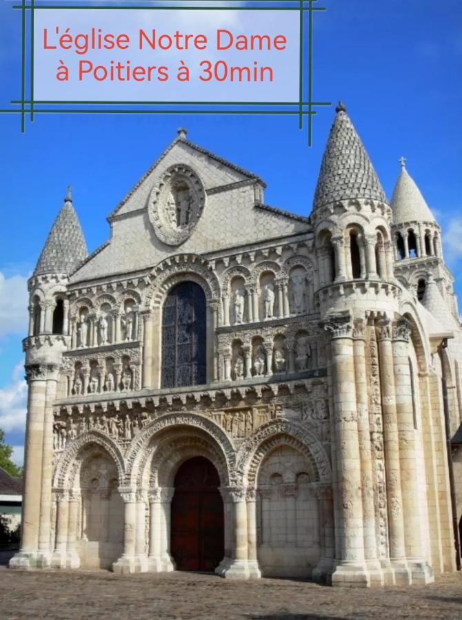 Gite De Charme Dans Un Cadre Calme Et Reposant Châtellerault Buitenkant foto